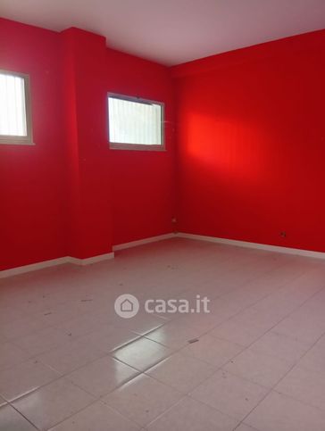Ufficio in commerciale in 