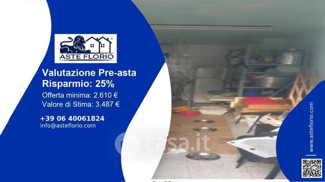 Box/posto auto in residenziale in Via della Costituzione 182