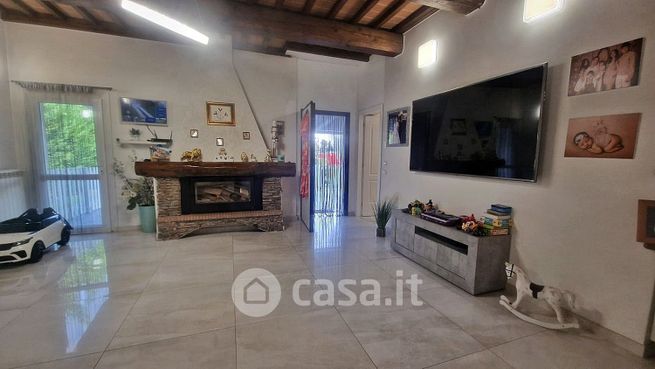 Casa indipendente in residenziale in Via della Ferrovia