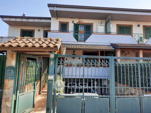 Villetta a schiera in residenziale in Via Michelangelo Nappi