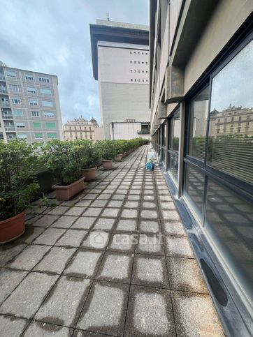 Ufficio in commerciale in Piazza Piccapietra 9