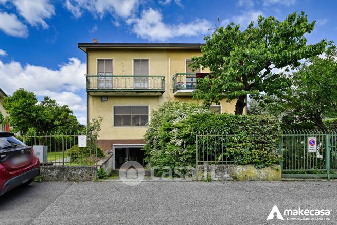 Villetta a schiera in residenziale in Via Del Faggio 5