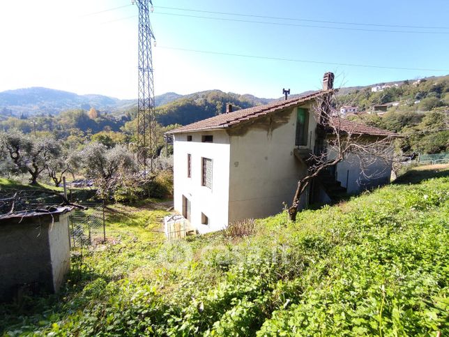 Casa indipendente in residenziale in Via Vignano 12