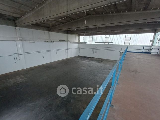 Capannone in commerciale in Via Silvio Pellico