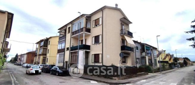 Casa indipendente in residenziale in Via Nino Bixio 30