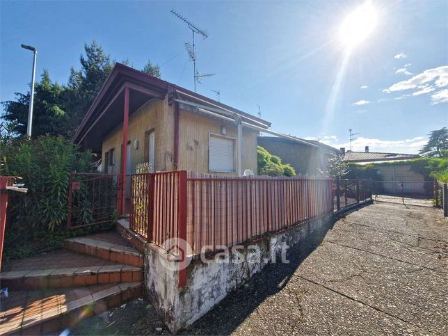 Villetta a schiera in residenziale in Viale Ticino