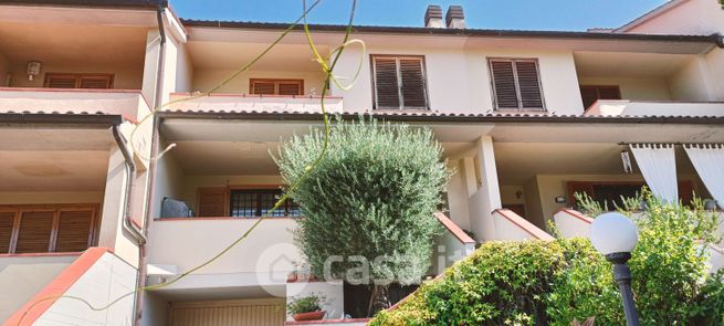 Villetta a schiera in residenziale in