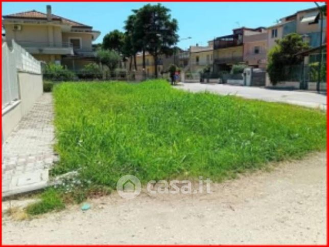 Terreno edificabile in residenziale in Via Capece Scondito