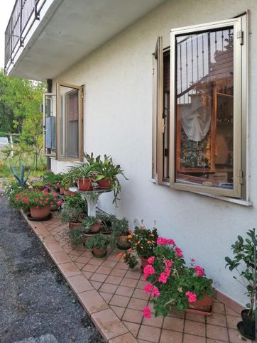 Casa indipendente in residenziale in Piazza Baldin e Mantovan 52