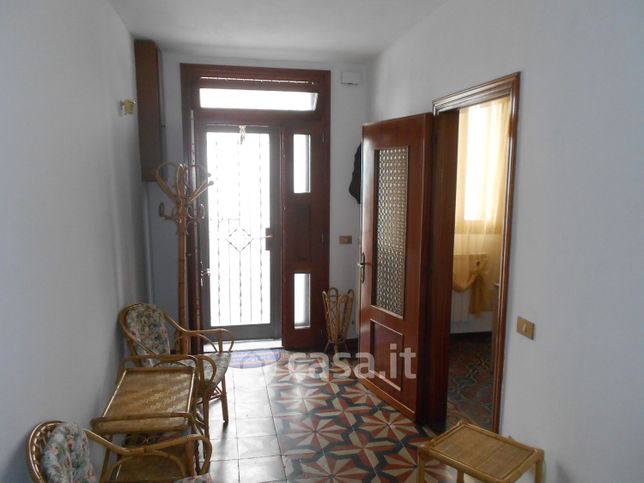 Casa indipendente in residenziale in Via Angeli 56