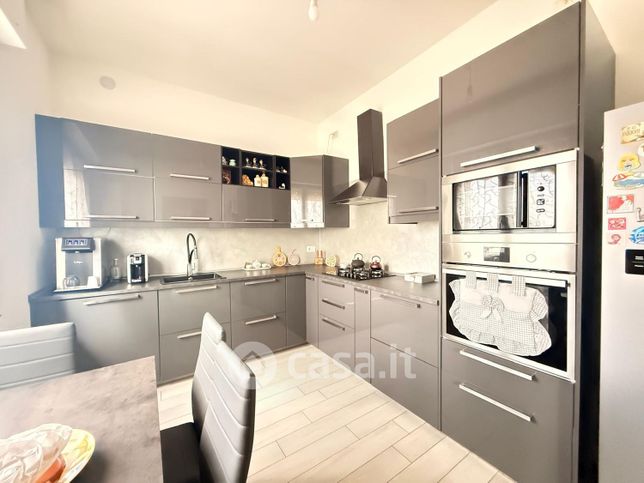 Casa bi/trifamiliare in residenziale in Via Friuli