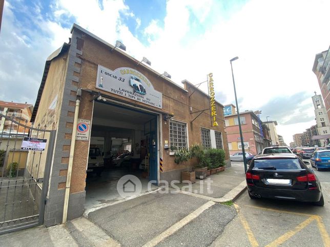 Capannone in commerciale in Via Vandalino 33