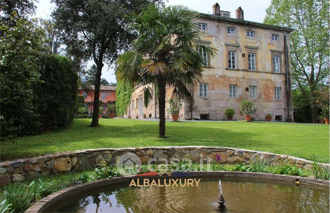 Villa in residenziale in Via di Tiglio 618