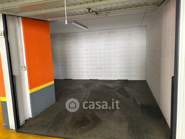 Garage/posto auto in residenziale in Via Porciglia