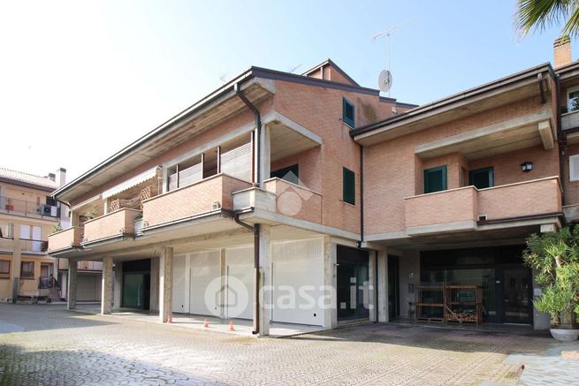 Ufficio in commerciale in Corso Giuseppe Garibaldi 151