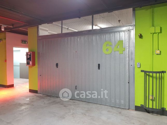 Garage/posto auto in residenziale in Via Riano