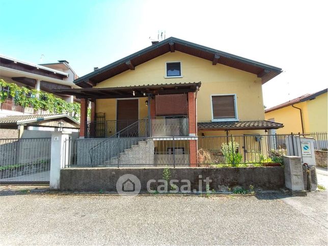 Casa bi/trifamiliare in residenziale in Via Giacomo Chiara 8