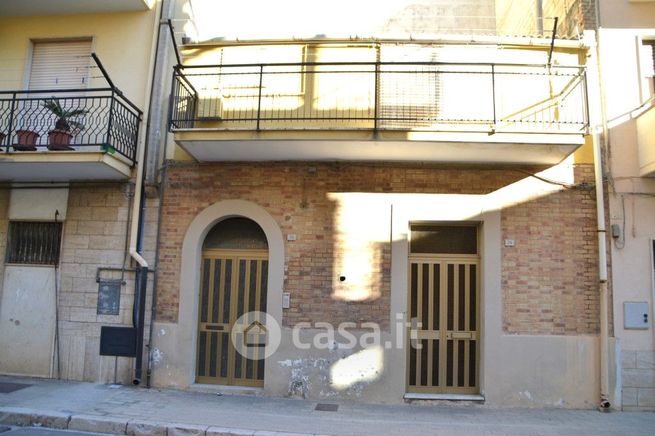 Casa indipendente in residenziale in Via Potenza 26