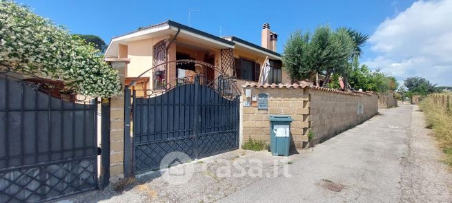 Villa in residenziale in Via Nuoro 63