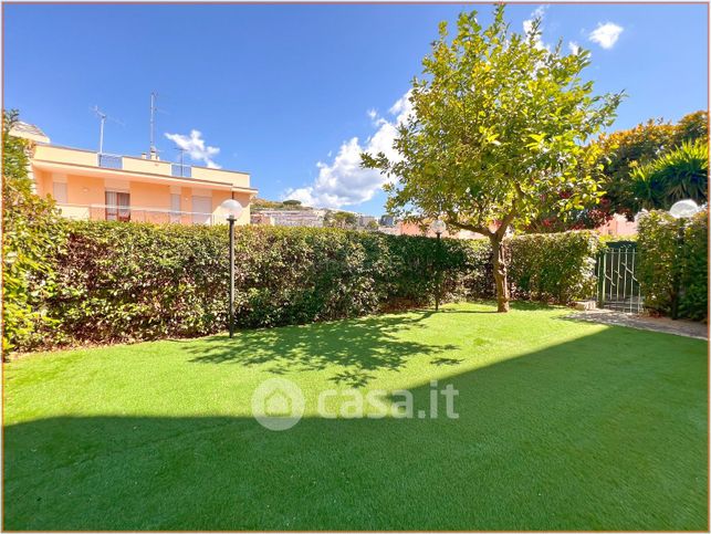 Appartamento in residenziale in Viale Oceania