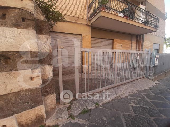 Box/posto auto in residenziale in Via Fuori Porta Roma