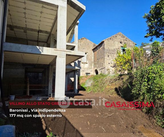 Casa indipendente in residenziale in Via Indipendenza 53