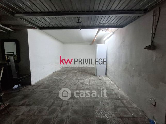 Box/posto auto in residenziale in Via Monte San Michele 63