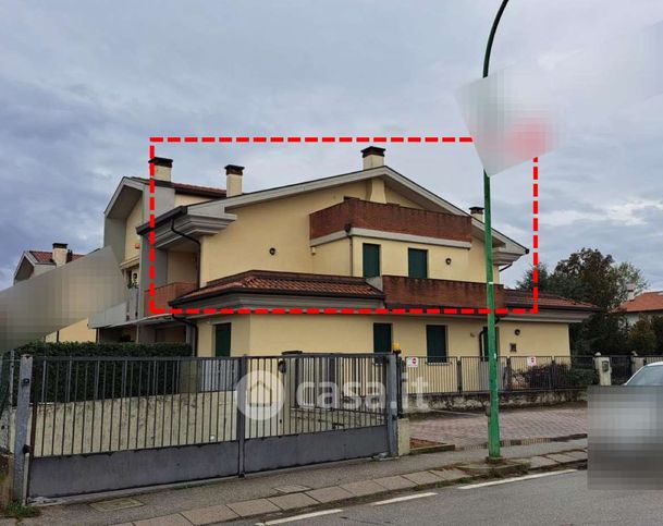 Appartamento in residenziale in Via E. Montale