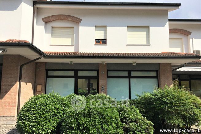 Attivitã /licenza (con o senza mura) in commerciale in Via Giuseppe Verdi
