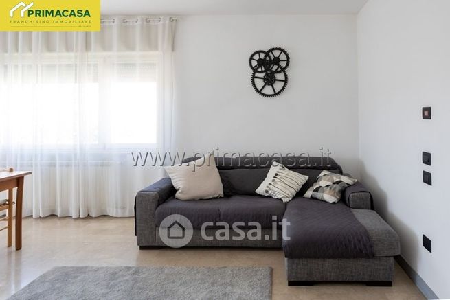 Casa indipendente in residenziale in Via Roma