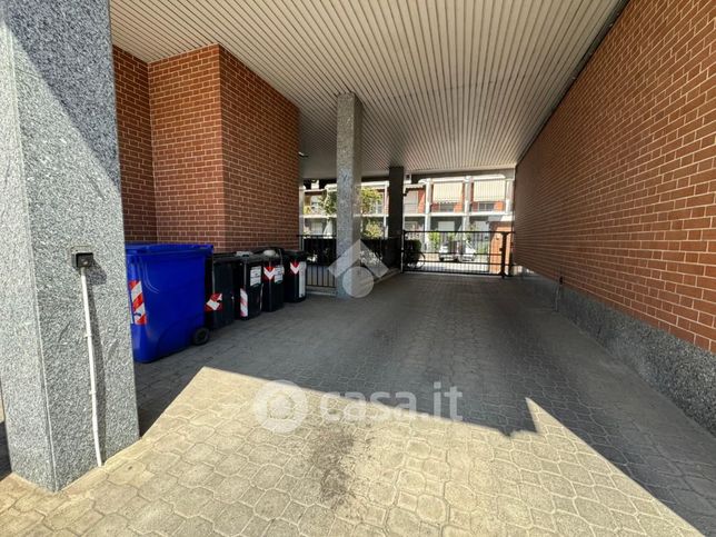 Box/posto auto in residenziale in Via Sura 55