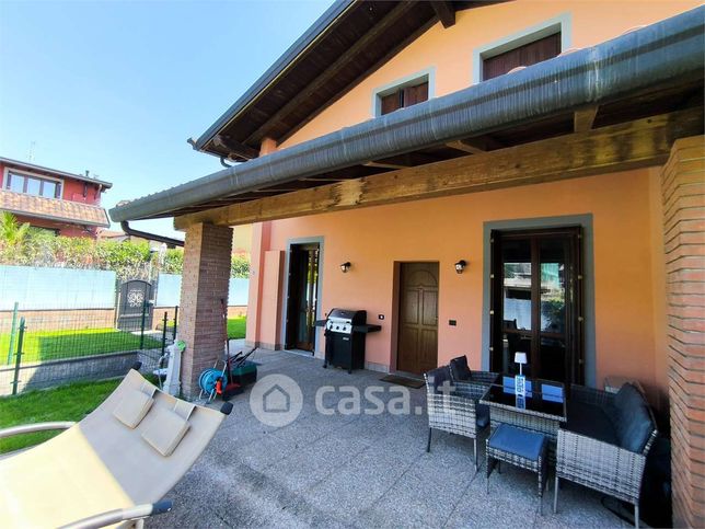 Villa in residenziale in Via Leonardo da Vinci 26