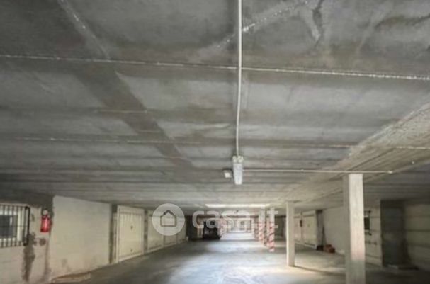 Box/posto auto in residenziale in Via Fossarmato 1
