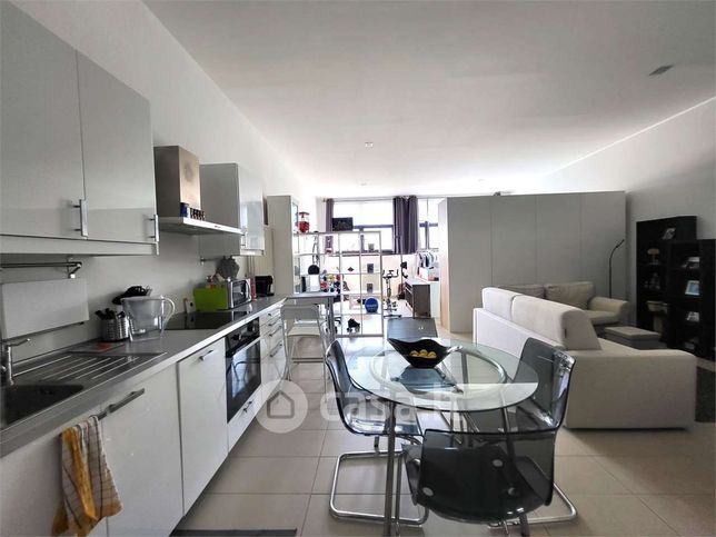 Appartamento in residenziale in Via Cevedale 7