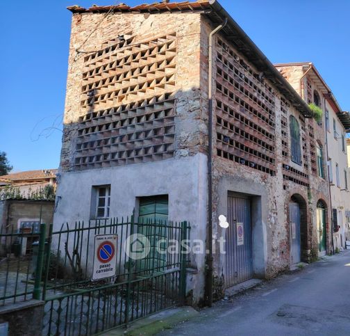 Rustico/casale in residenziale in Via dei Lippi Bassi 547