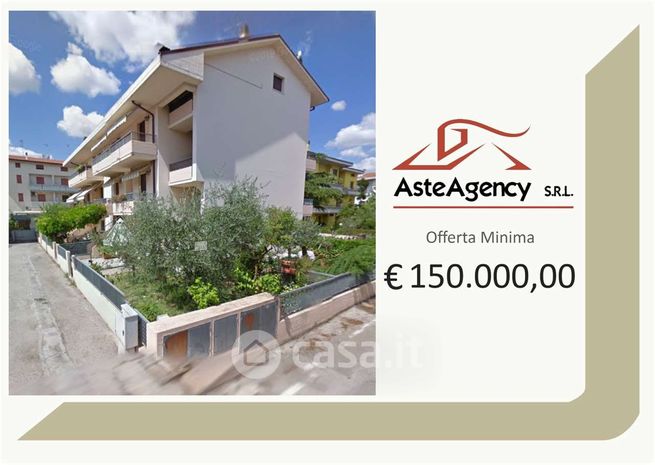 Appartamento in residenziale in Via Zandonai 156
