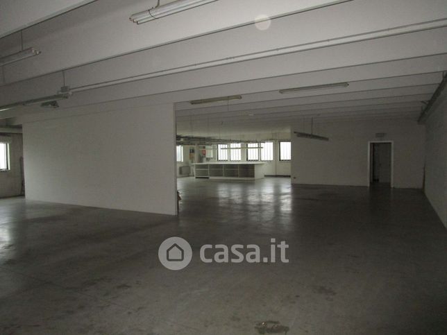 Capannone in commerciale in Via Colonnello Antonio Varisco