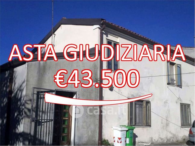 Casa indipendente in residenziale in 