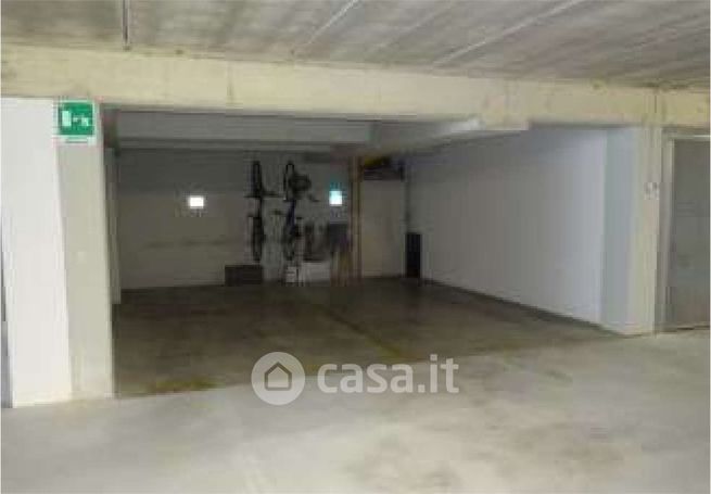 Box/posto auto in residenziale in Viale dei Gabbiani 7 /14