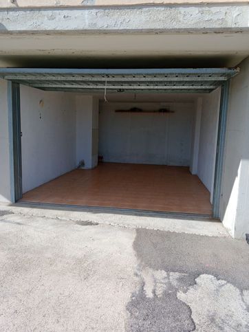 Garage/posto auto in residenziale in Via Silvino Olivieri