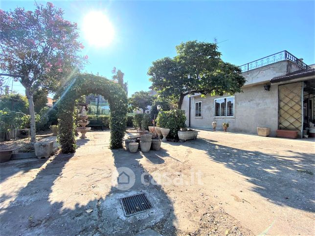 Casa indipendente in residenziale in