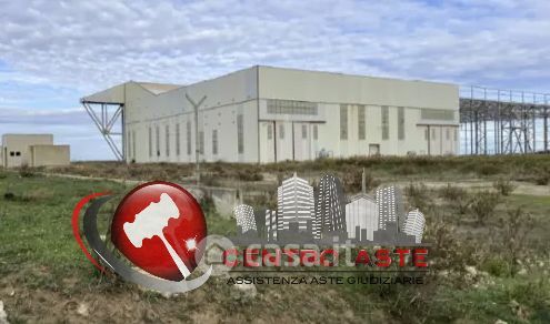 Capannone in commerciale in Via Santa Teresa