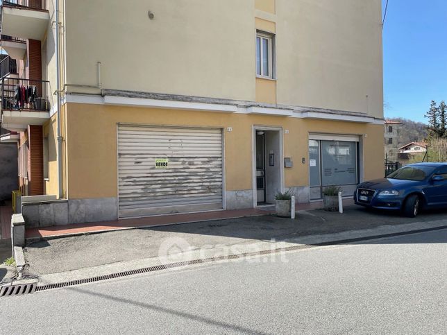 Negozio/locale commerciale in commerciale in Via Roma 1 D