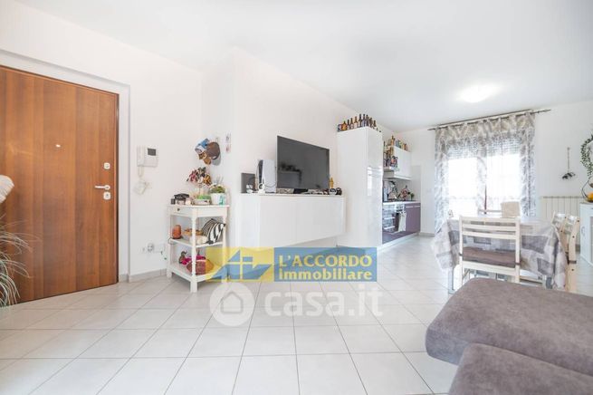 Appartamento in residenziale in Via Ramiro Ortiz 14