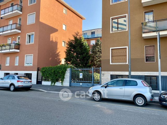 Garage/posto auto in residenziale in Viale Renato Serra 16