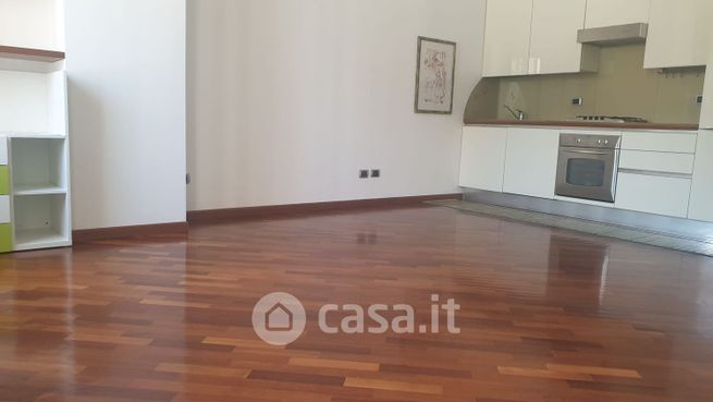 Appartamento in residenziale in Via Federico Confalonieri 25