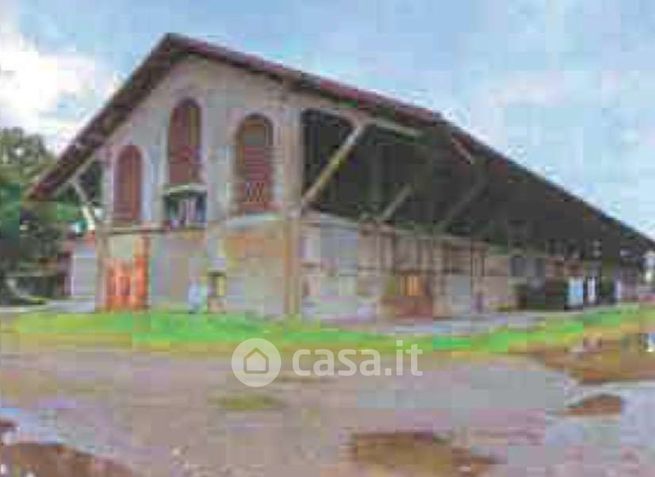 Rustico/casale in residenziale in Strada dei Ronchi 80