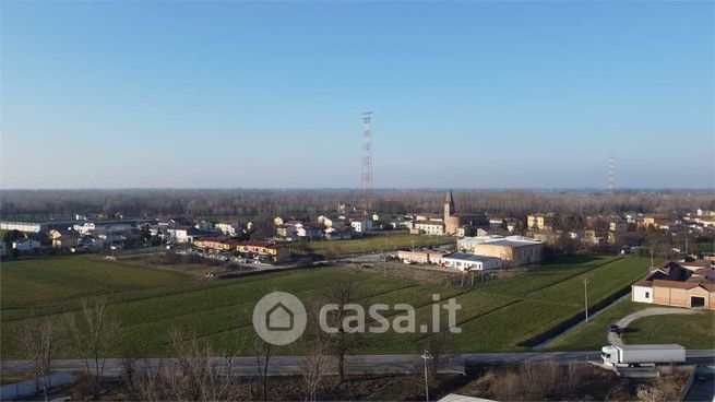 Terreno agricolo in commerciale in 