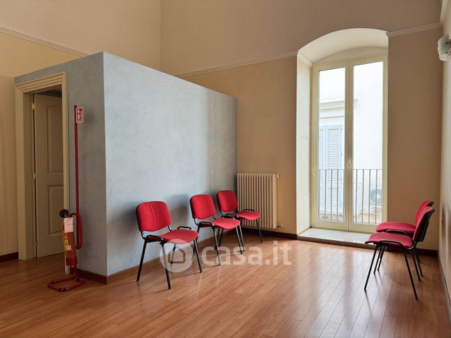 Ufficio in commerciale in Via Francesco Ferrucci 85