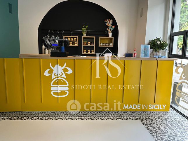 Attivitã /licenza (con o senza mura) in commerciale in Via Gaetano Ronzoni 2